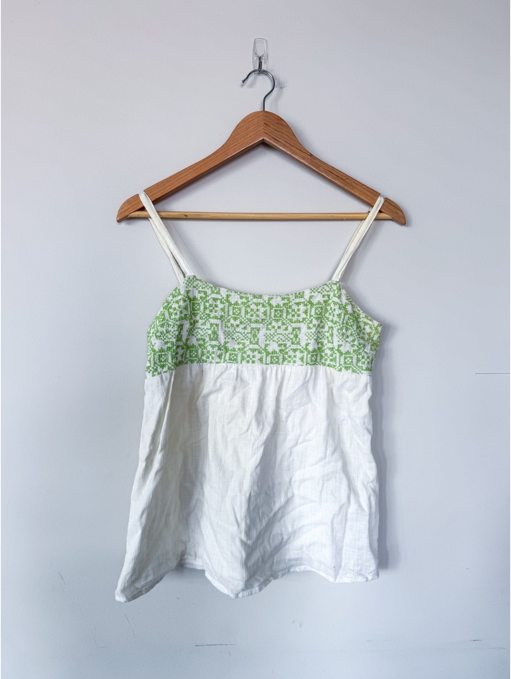Delia’s 2010s Cottagecore Babydoll White Green Tank Top 100% Cotton Embroidered